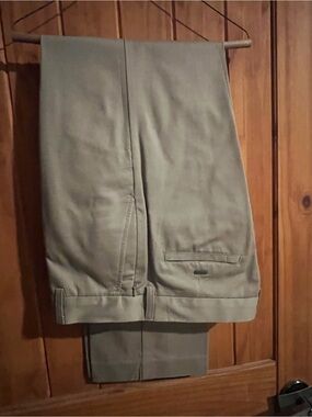 Ariat Men's Chino Pants in Light Olive Green